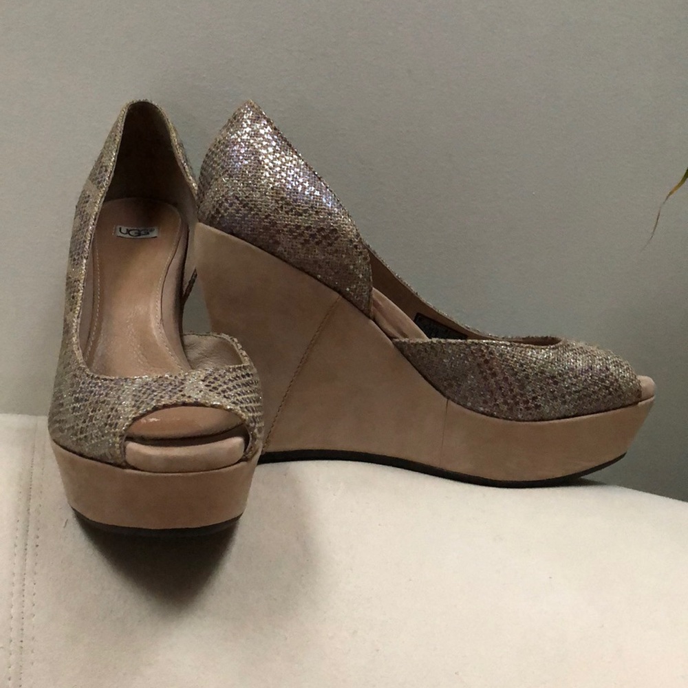 💐UGG wedge high heels!  Gorgeous!